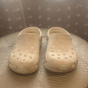 Junior Crocs size 2, could fit size 7 in women's!!